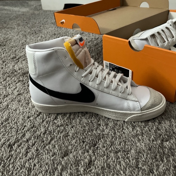Nike Blazers Mid ‘77 Women size- 10 Men size- 8 1/2 - Picture 4 of 5